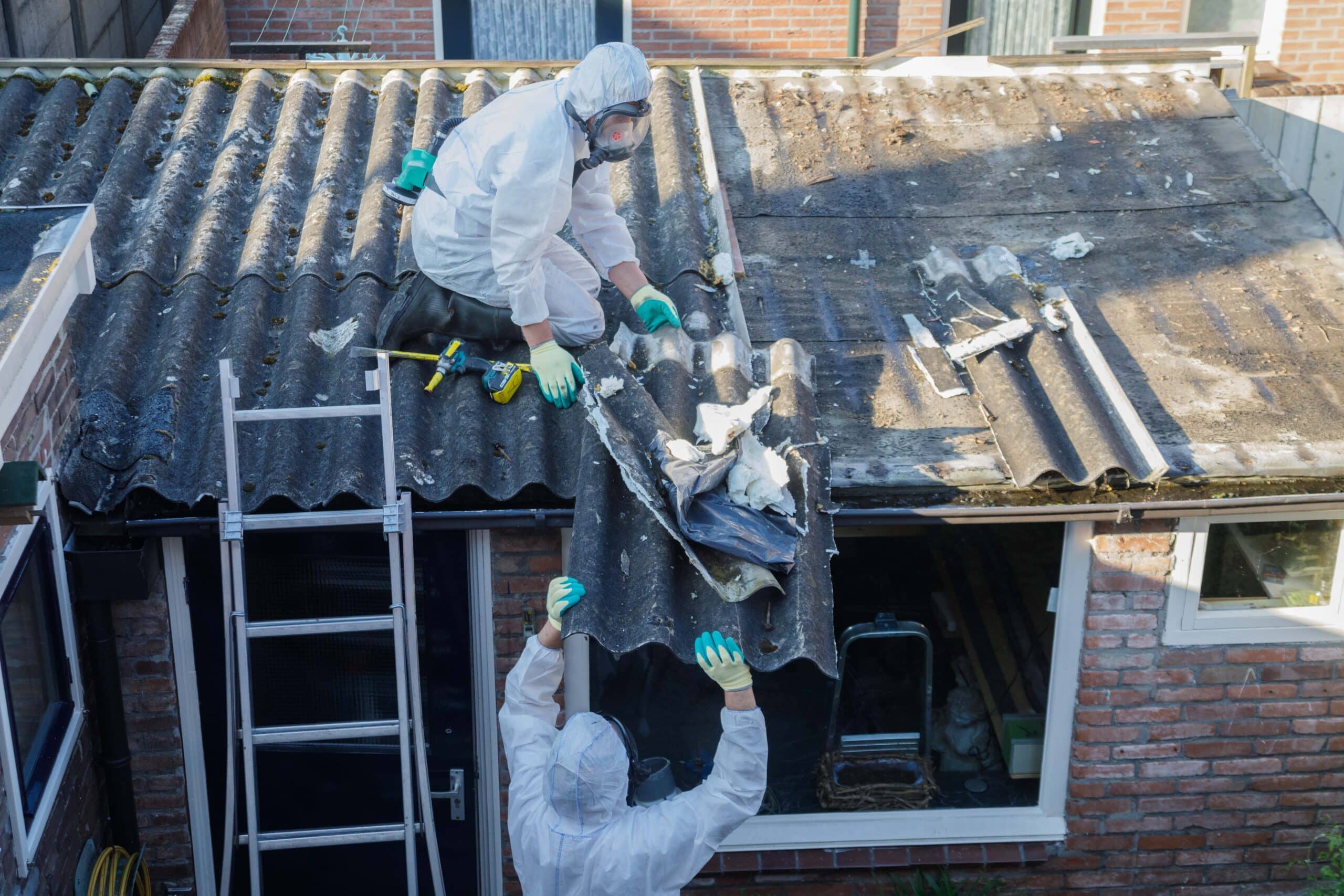 Asbest dak verwijderen: info en prijzen