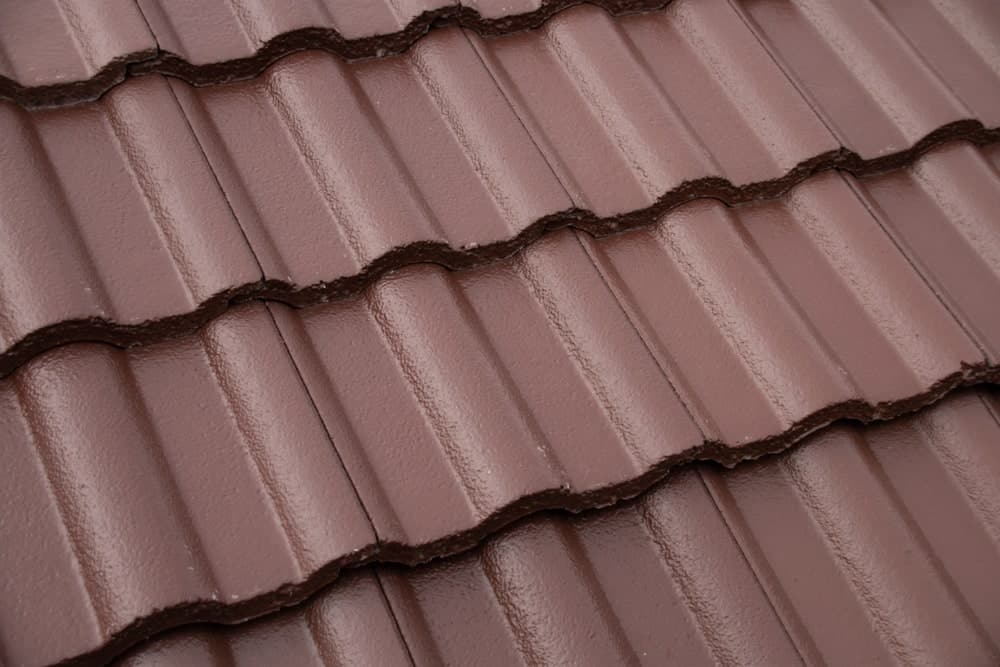 bruine betonnen dakpannen met coating