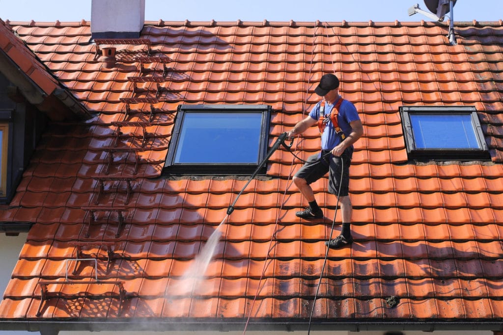 Dakwerker: onderhoud hellend of plat dak